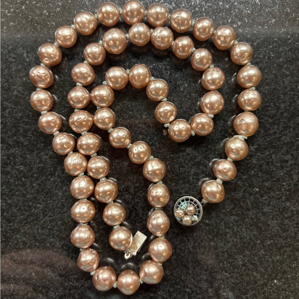 Vintage Miriam Haskell faux pearl necklace